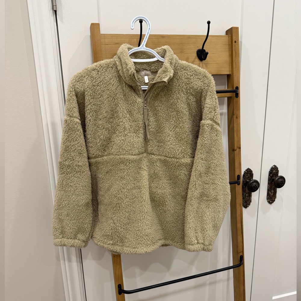 Summer & Rose Cozy Tan Sherpa Pullover NWOT